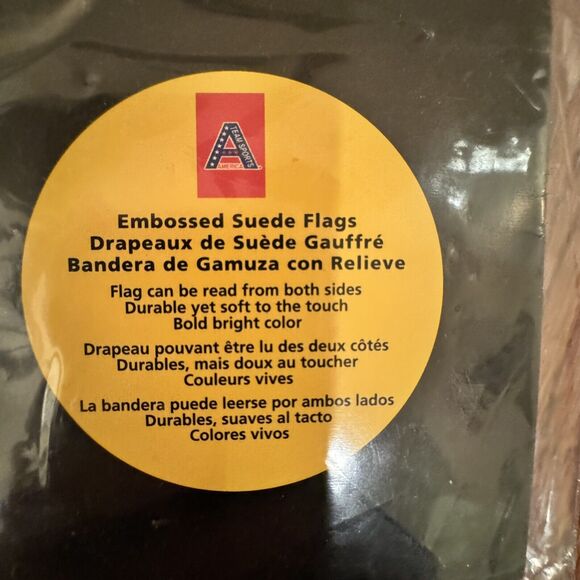 New In package Green Bay Packers 18" x 12.5" Embossed Suede Garden Flag NFL - Picture 4 of 10